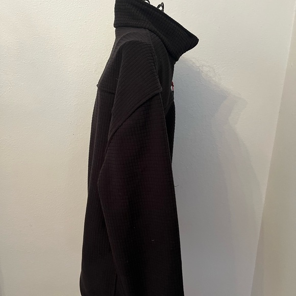 New Balance Black Performance Jacket - Picture 2 of 13